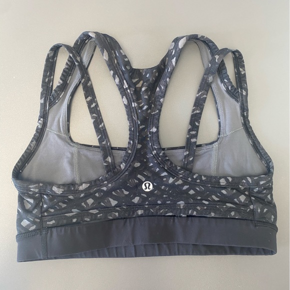 lululemon athletica Other - Lululemon Splendour Bra size 6 Medium in black and gray